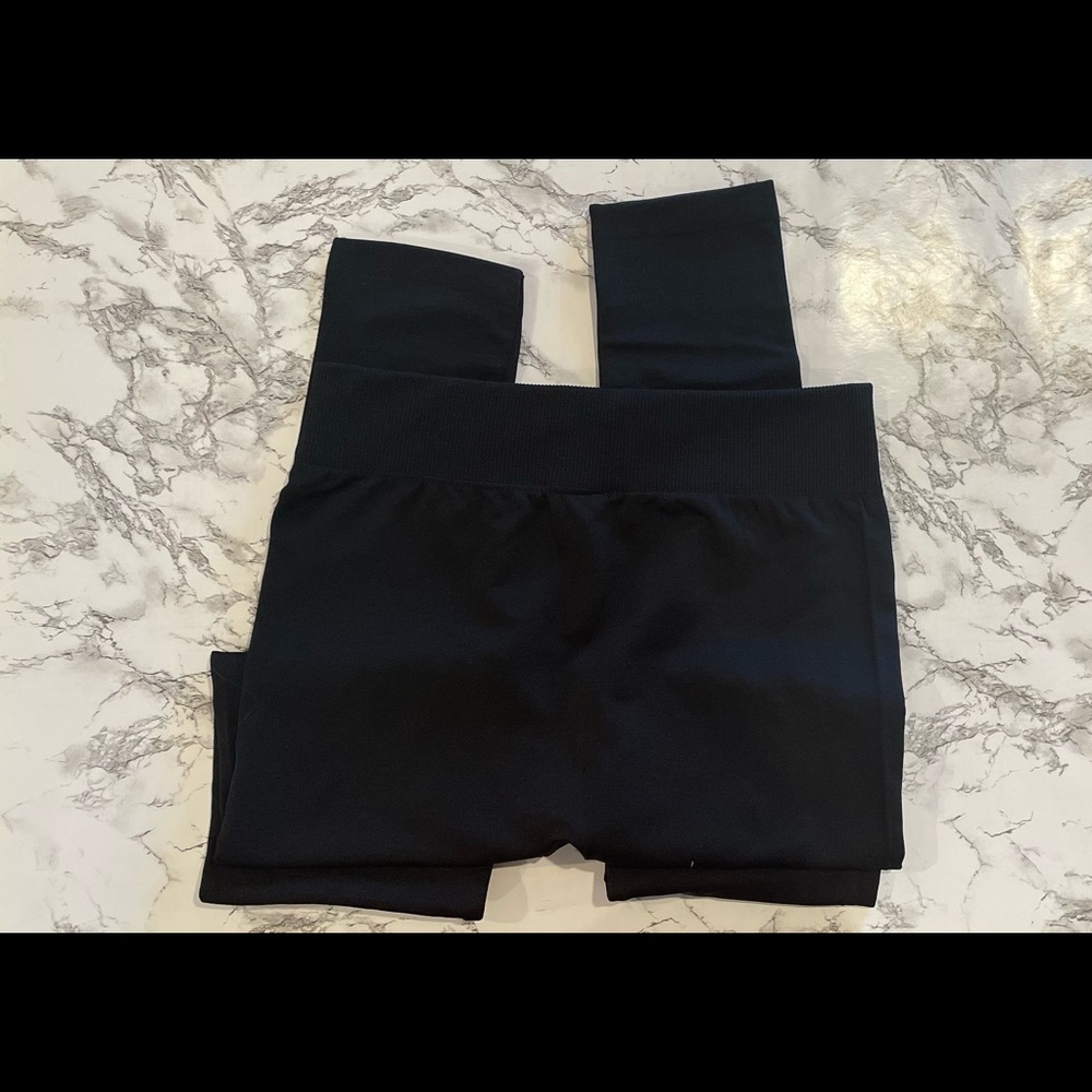 NWOT Time and Tru warm leggings black